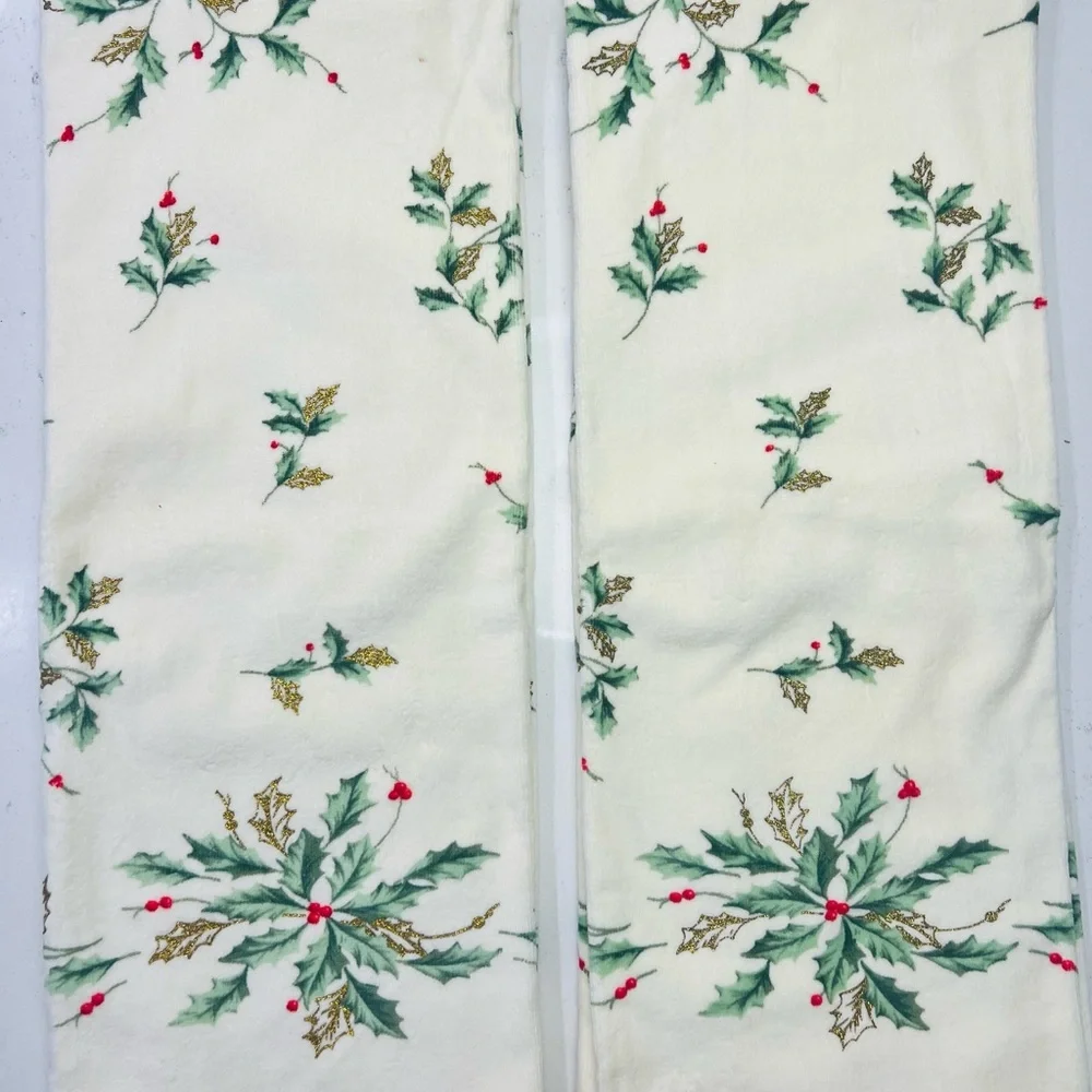 Lenox Holiday Bath Towels with Holly and Red Trim Set of 2